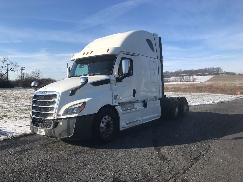 Sleeper Tractor-Heavy Duty Tractors-Freightliner-2020-T12664ST-Harrisburg-PA-374,436\n\t\tmiles-$ 68,000 - Image 3