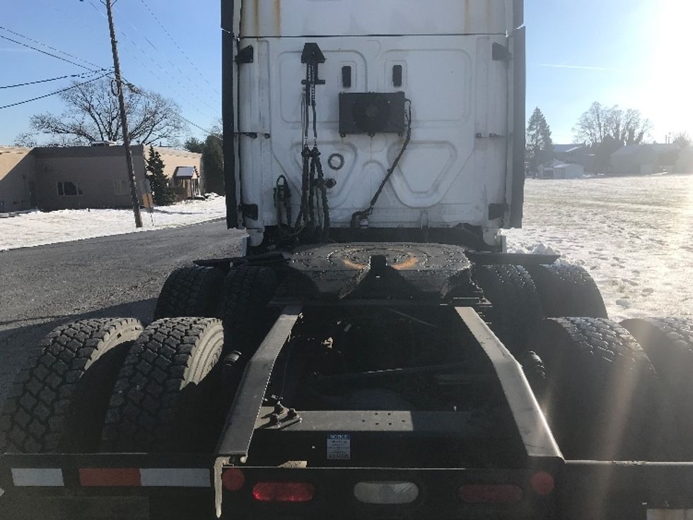 Sleeper Tractor-Heavy Duty Tractors-Freightliner-2020-T12664ST-Harrisburg-PA-374,436\n\t\tmiles-$ 68,000 - Image 6