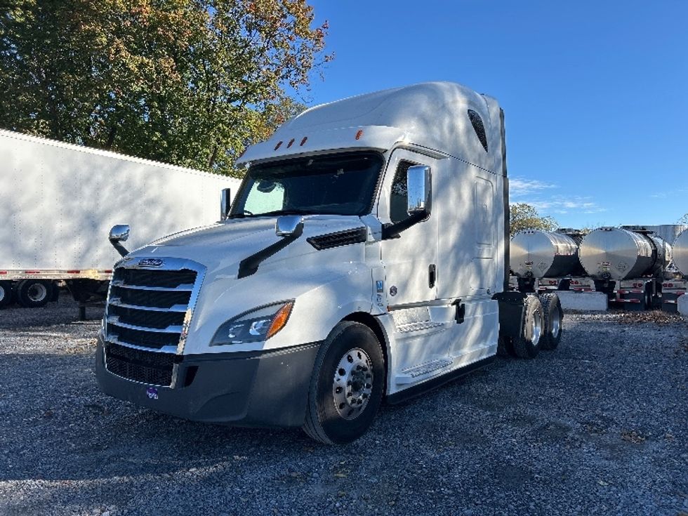 Sleeper Tractor-Heavy Duty Tractors-Freightliner-2020-T12664ST-Harrisburg-PA-471,479\n\t\tmiles-$ 60,750 - Image 3