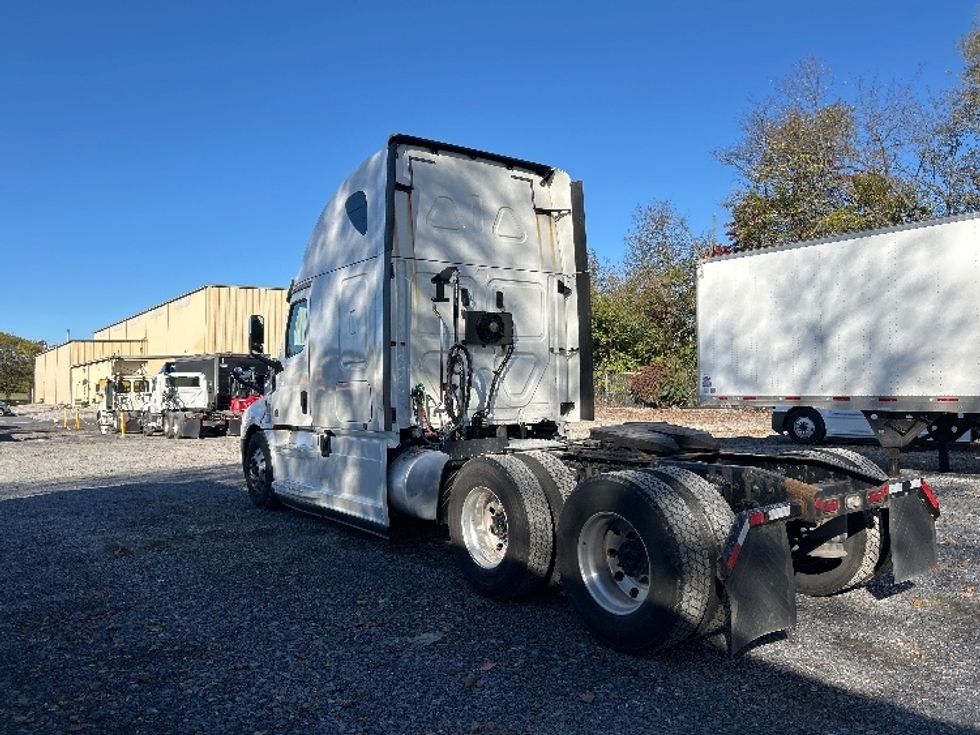 Sleeper Tractor-Heavy Duty Tractors-Freightliner-2020-T12664ST-Harrisburg-PA-471,479\n\t\tmiles-$ 60,750 - Image 5