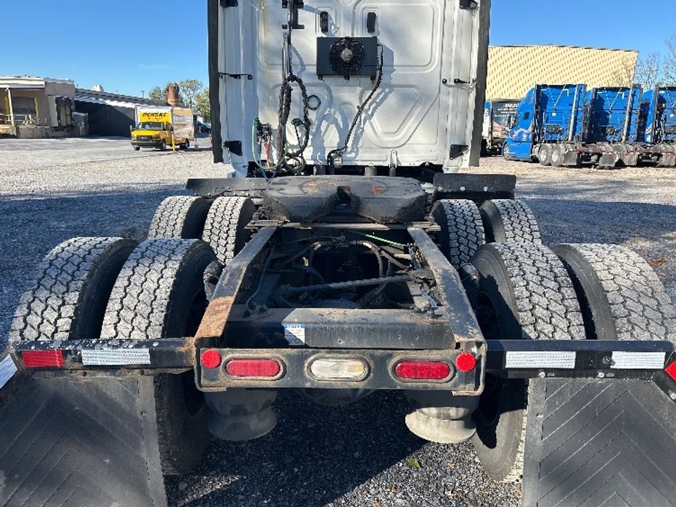 Sleeper Tractor-Heavy Duty Tractors-Freightliner-2020-T12664ST-Harrisburg-PA-471,479\n\t\tmiles-$ 60,750 - Image 6