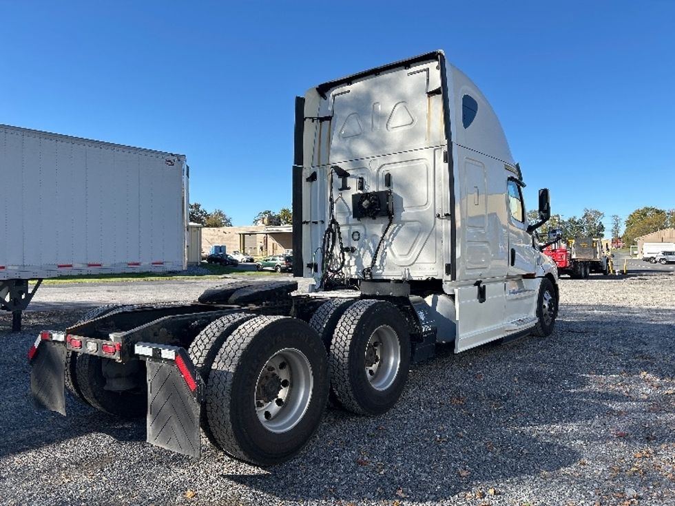 Sleeper Tractor-Heavy Duty Tractors-Freightliner-2020-T12664ST-Harrisburg-PA-471,479\n\t\tmiles-$ 60,750 - Image 7