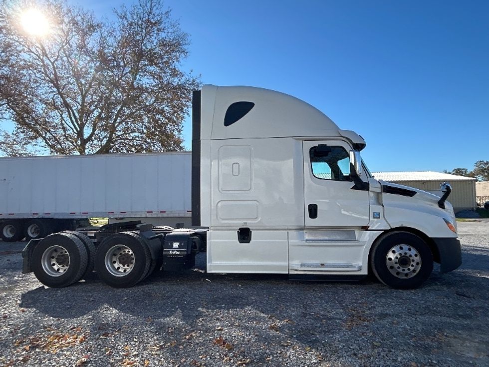 Sleeper Tractor-Heavy Duty Tractors-Freightliner-2020-T12664ST-Harrisburg-PA-471,479\n\t\tmiles-$ 60,750 - Image 8