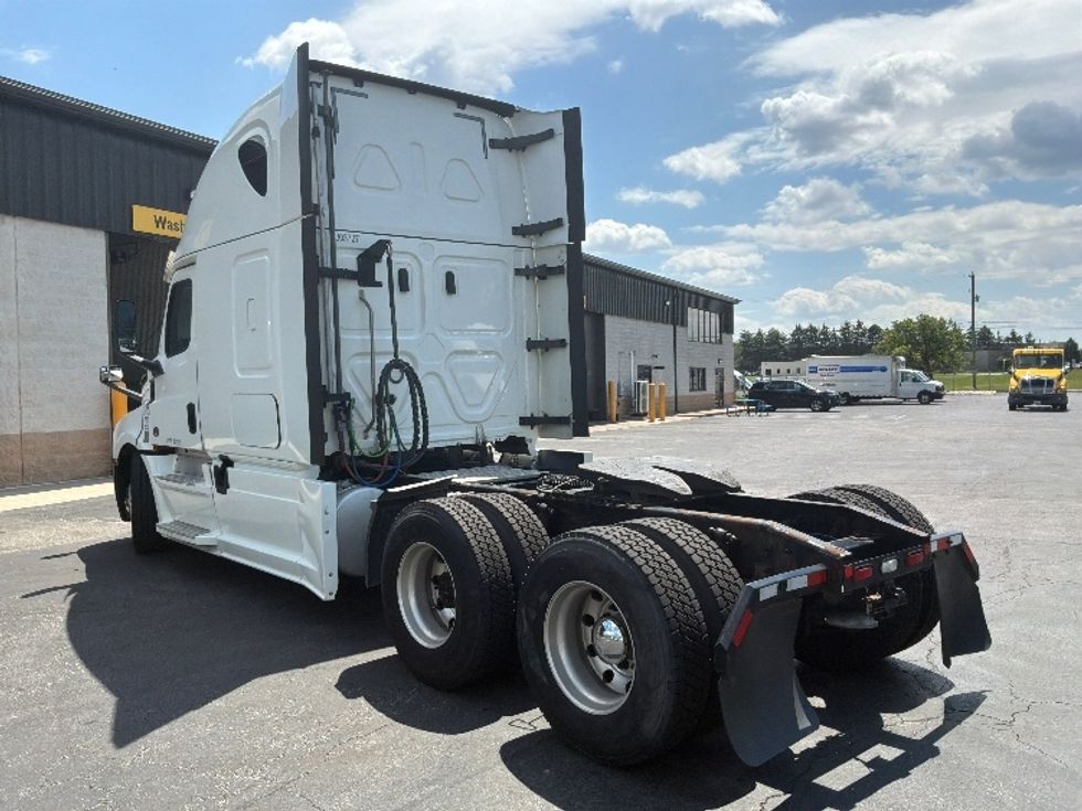 Sleeper Tractor-Heavy Duty Tractors-Freightliner-2020-T12664ST-Harrisburg-PA-551,170\n\t\tmiles-$ 57,500 - Image 5
