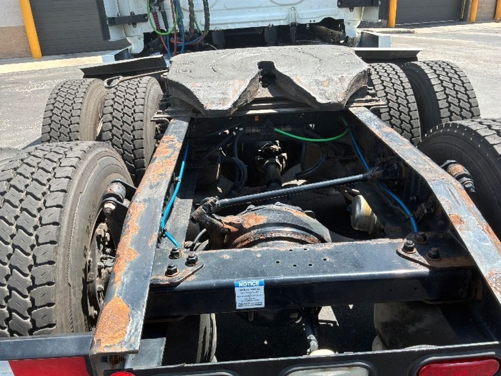 Sleeper Tractor-Heavy Duty Tractors-Freightliner-2020-T12664ST-Harrisburg-PA-551,170\n\t\tmiles-$ 57,500 - Image 6