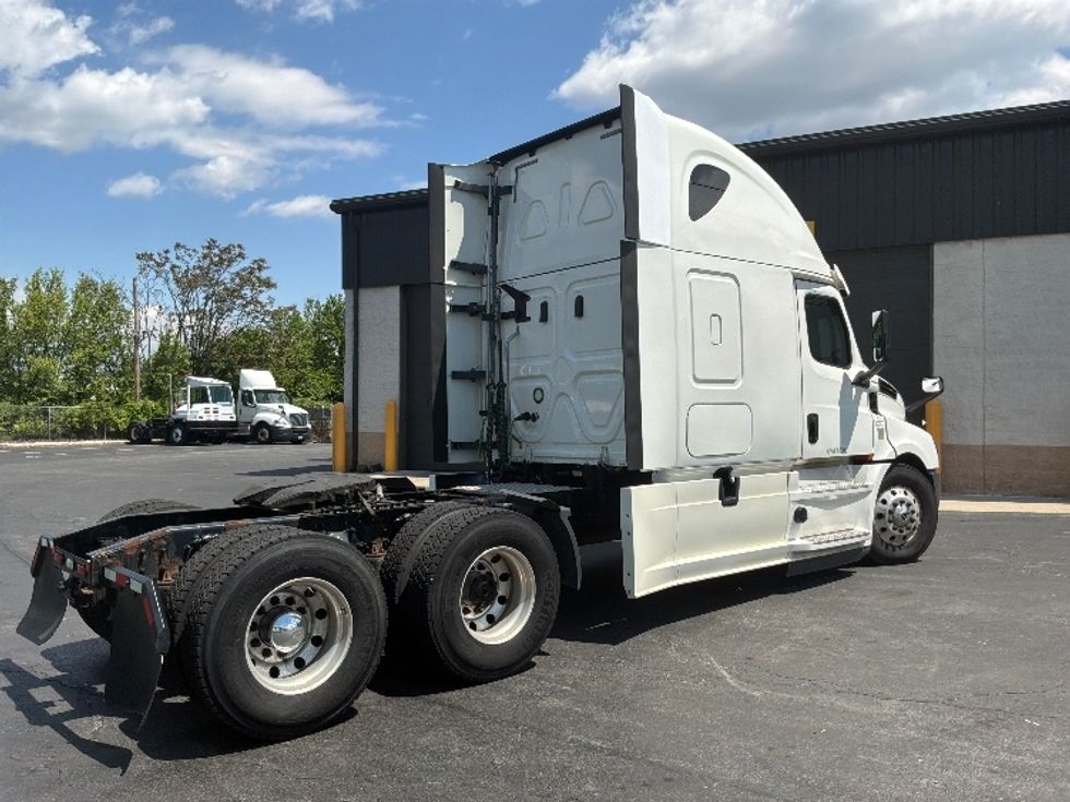 Sleeper Tractor-Heavy Duty Tractors-Freightliner-2020-T12664ST-Harrisburg-PA-551,170\n\t\tmiles-$ 57,500 - Image 7