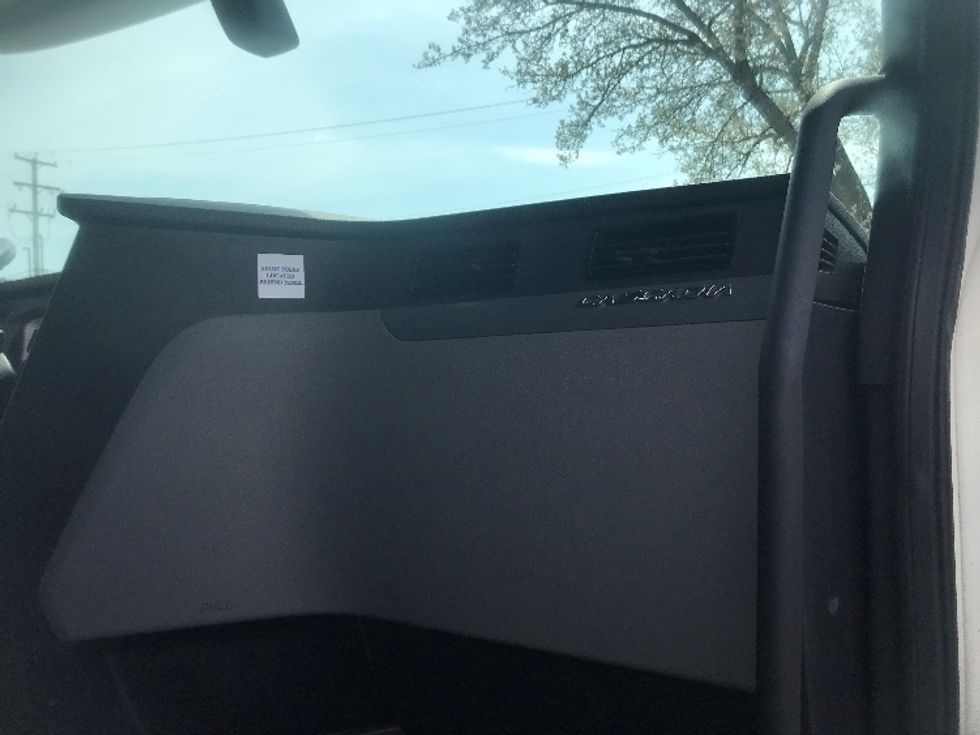 Sleeper Tractor-Heavy Duty Tractors-Freightliner-2020-T12664ST-Harrisburg-PA-566,394\n\t\tmiles-$ 51,250 - Image 14