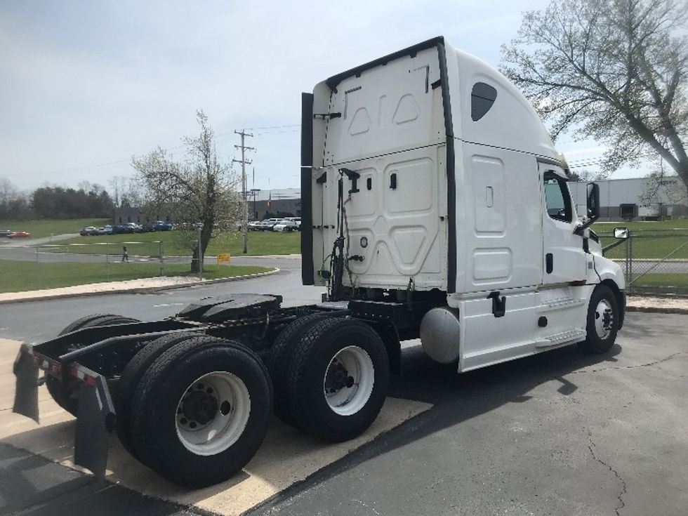 Sleeper Tractor-Heavy Duty Tractors-Freightliner-2020-T12664ST-Harrisburg-PA-566,394\n\t\tmiles-$ 51,250 - Image 7