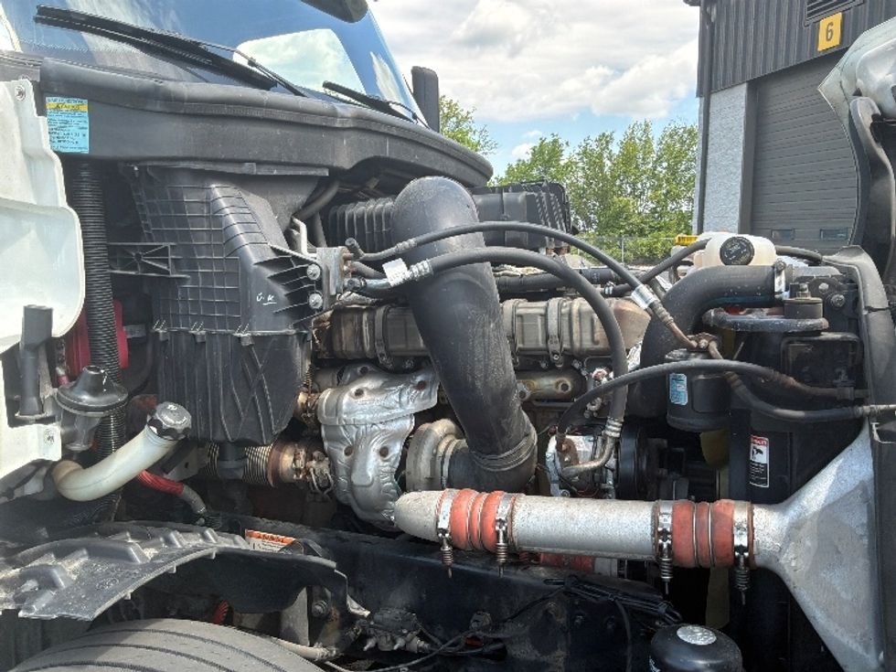 Sleeper Tractor-Heavy Duty Tractors-Freightliner-2020-T12664ST-Harrisburg-PA-716,384\n\t\tmiles-$ 45,000 - Image 20