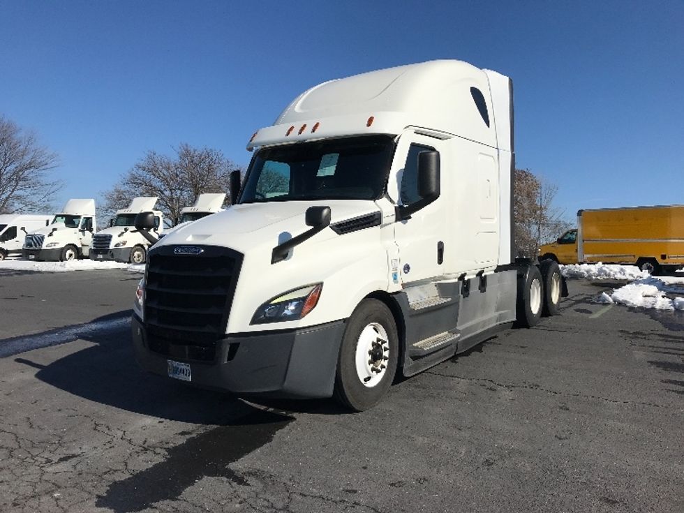 Sleeper Tractor-Heavy Duty Tractors-Freightliner-2020-T12664ST-Harrisonburg-VA-492,460\n\t\tmiles-$ 58,000 - Image 3