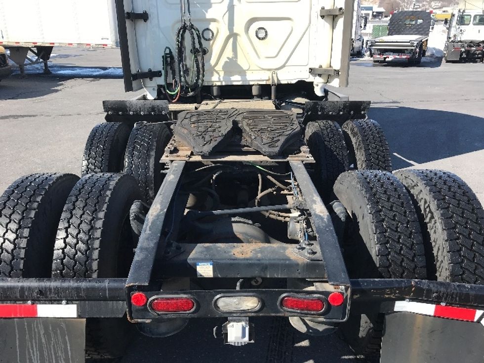 Sleeper Tractor-Heavy Duty Tractors-Freightliner-2020-T12664ST-Harrisonburg-VA-492,460\n\t\tmiles-$ 58,000 - Image 6