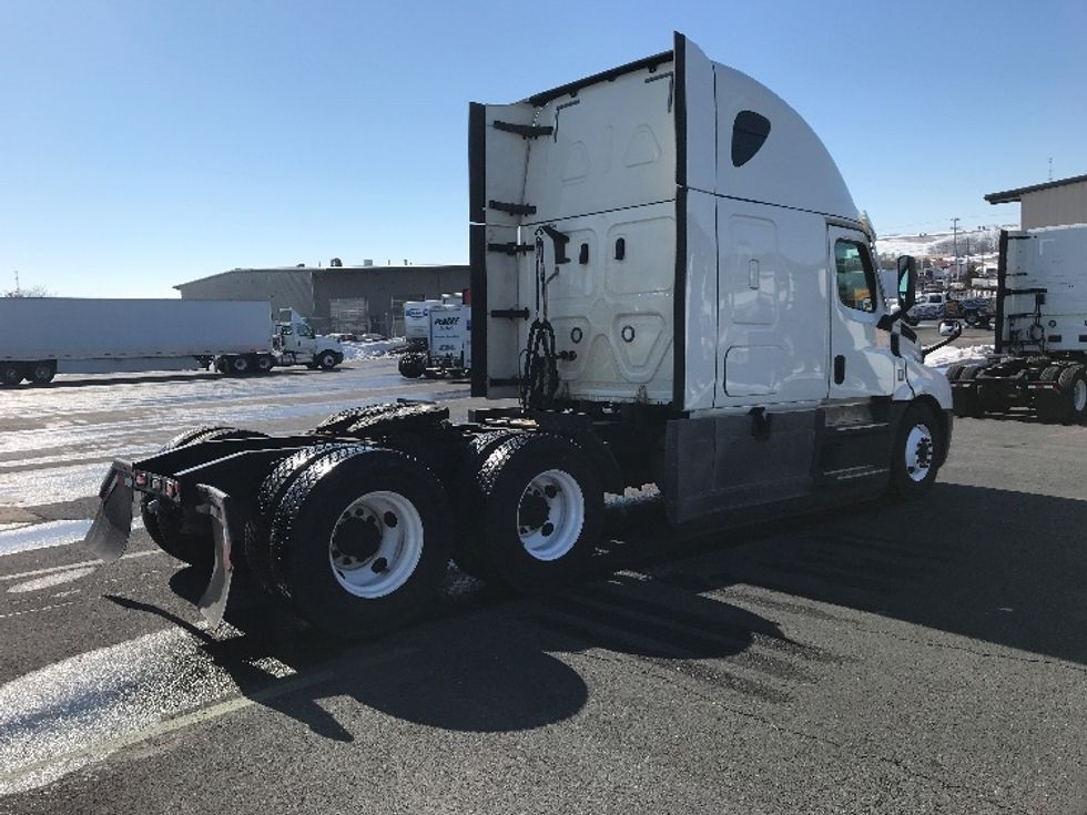 Sleeper Tractor-Heavy Duty Tractors-Freightliner-2020-T12664ST-Harrisonburg-VA-492,460\n\t\tmiles-$ 58,000 - Image 7