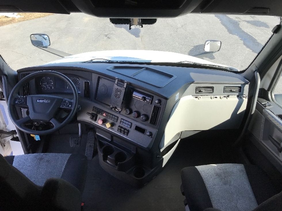 Sleeper Tractor-Heavy Duty Tractors-Freightliner-2020-T12664ST-Harrisonburg-VA-644,986\n\t\tmiles-$ 47,250 - Image 12