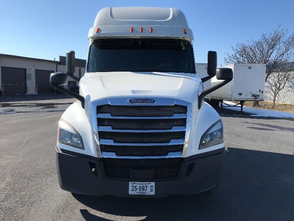 Sleeper Tractor-Heavy Duty Tractors-Freightliner-2020-T12664ST-Harrisonburg-VA-644,986\n\t\tmiles-$ 47,250 - Image 2