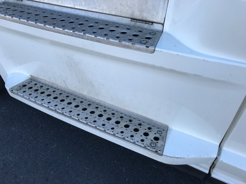 Sleeper Tractor-Heavy Duty Tractors-Freightliner-2020-T12664ST-Harrisonburg-VA-644,986\n\t\tmiles-$ 47,250 - Image 22