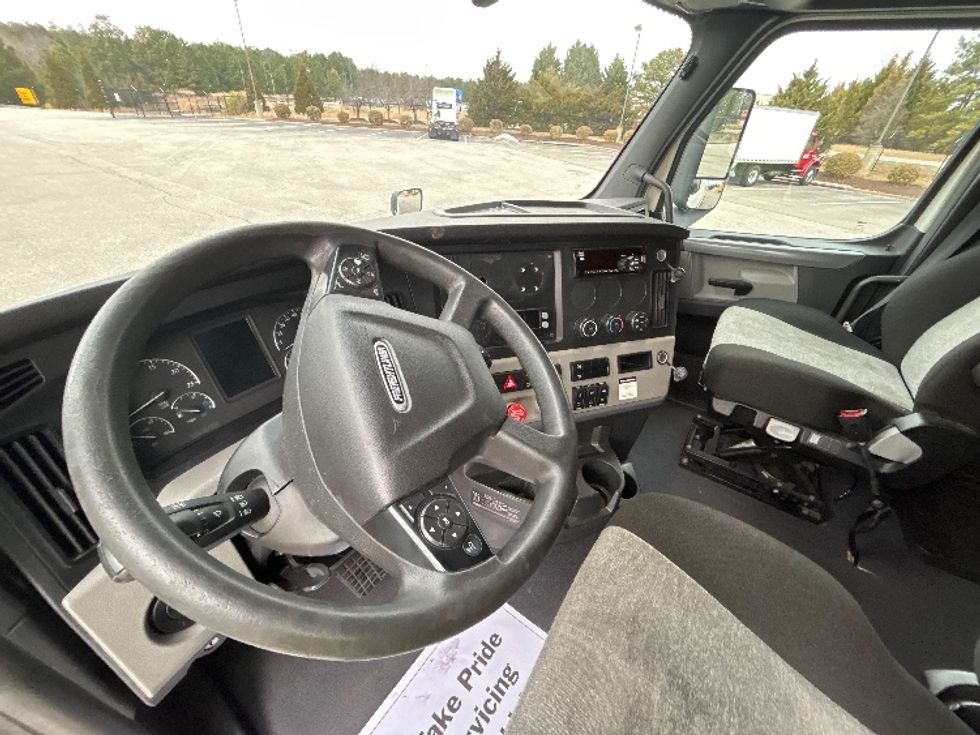 Sleeper Tractor-Heavy Duty Tractors-Freightliner-2020-T12664ST-Harrisonburg-VA-690,275\n\t\tmiles-$ 45,750 - Image 10