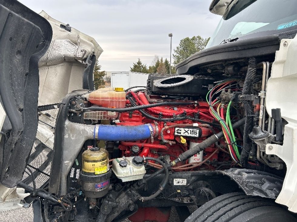 Sleeper Tractor-Heavy Duty Tractors-Freightliner-2020-T12664ST-Harrisonburg-VA-690,275\n\t\tmiles-$ 45,750 - Image 21