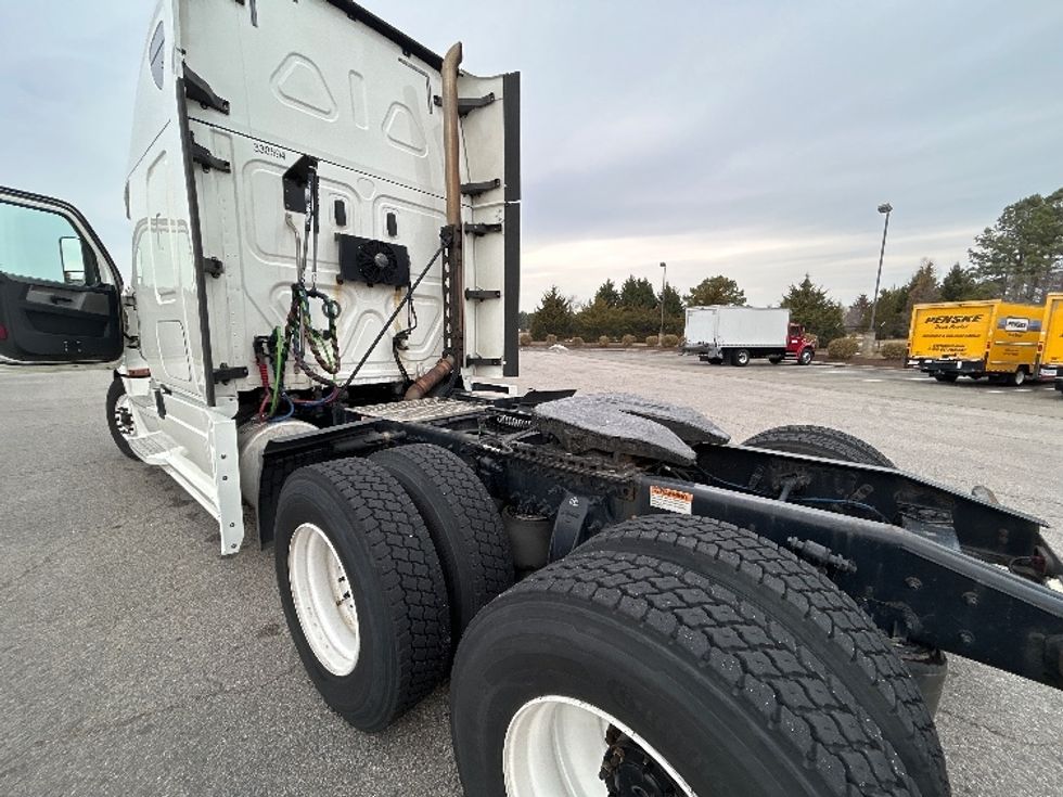 Sleeper Tractor-Heavy Duty Tractors-Freightliner-2020-T12664ST-Harrisonburg-VA-690,275\n\t\tmiles-$ 45,750 - Image 22