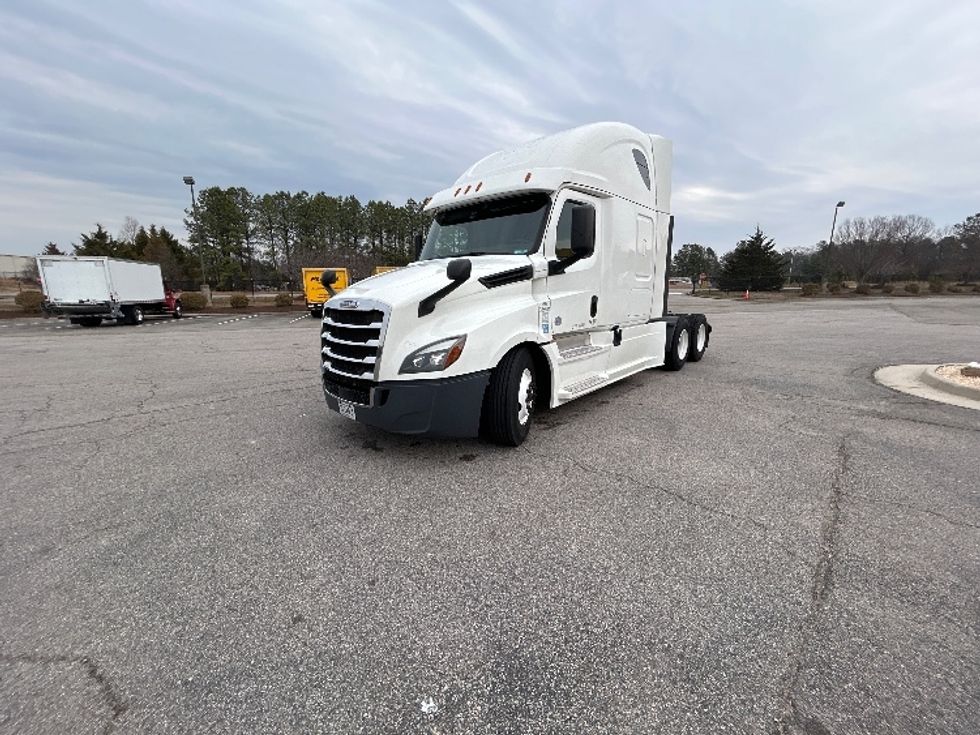 Sleeper Tractor-Heavy Duty Tractors-Freightliner-2020-T12664ST-Harrisonburg-VA-690,275\n\t\tmiles-$ 45,750 - Image 3