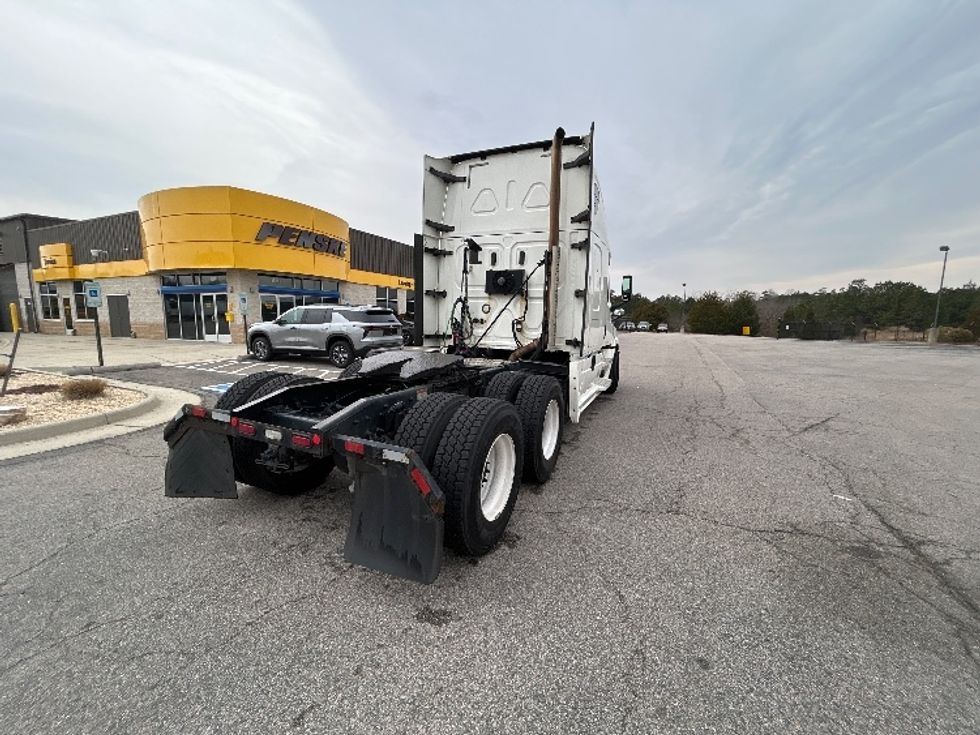 Sleeper Tractor-Heavy Duty Tractors-Freightliner-2020-T12664ST-Harrisonburg-VA-690,275\n\t\tmiles-$ 45,750 - Image 7