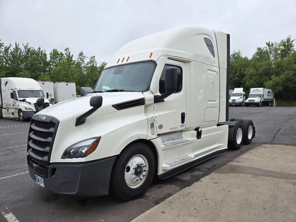 Sleeper Tractor-Heavy Duty Tractors-Freightliner-2020-T12664ST-Hazleton-PA-541,790\n\t\tmiles-$ 57,750 - Image 3