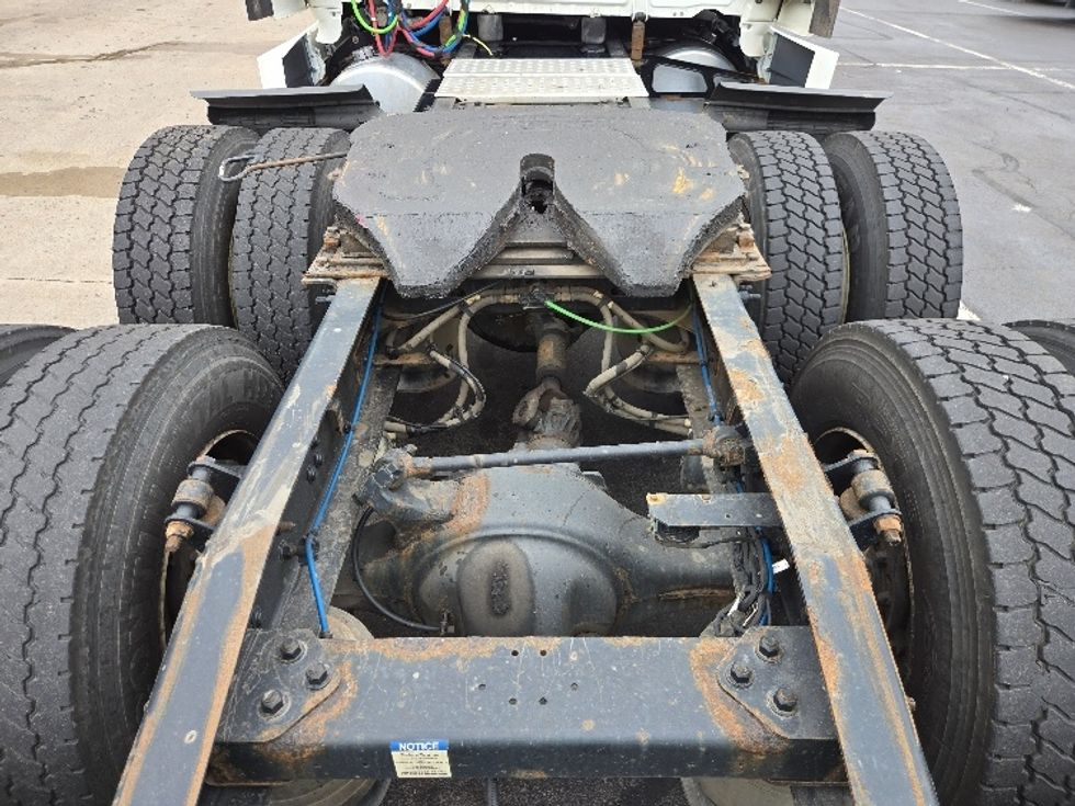 Sleeper Tractor-Heavy Duty Tractors-Freightliner-2020-T12664ST-Hazleton-PA-541,790\n\t\tmiles-$ 57,750 - Image 6
