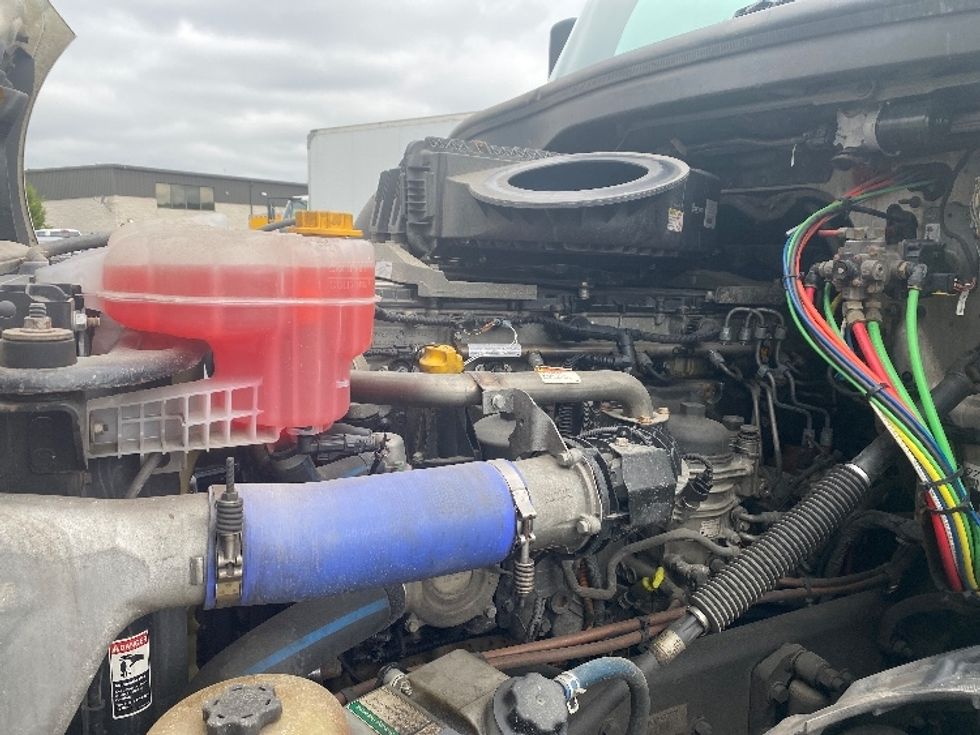 Sleeper Tractor-Heavy Duty Tractors-Freightliner-2020-T12664ST-Hazleton-PA-571,091\n\t\tmiles-$ 55,750 - Image 21