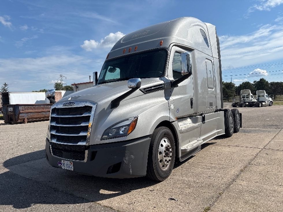 Sleeper Tractor-Heavy Duty Tractors-Freightliner-2020-T12664ST-Holland-MI-431,837\n\t\tmiles-$ 64,750 - Image 3