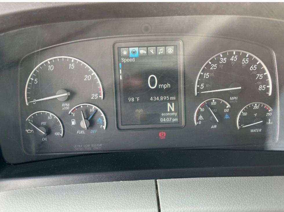 Sleeper Tractor-Heavy Duty Tractors-Freightliner-2020-T12664ST-Houston-MS-434,896\n\t\tmiles-$ 69,750 - Image 22