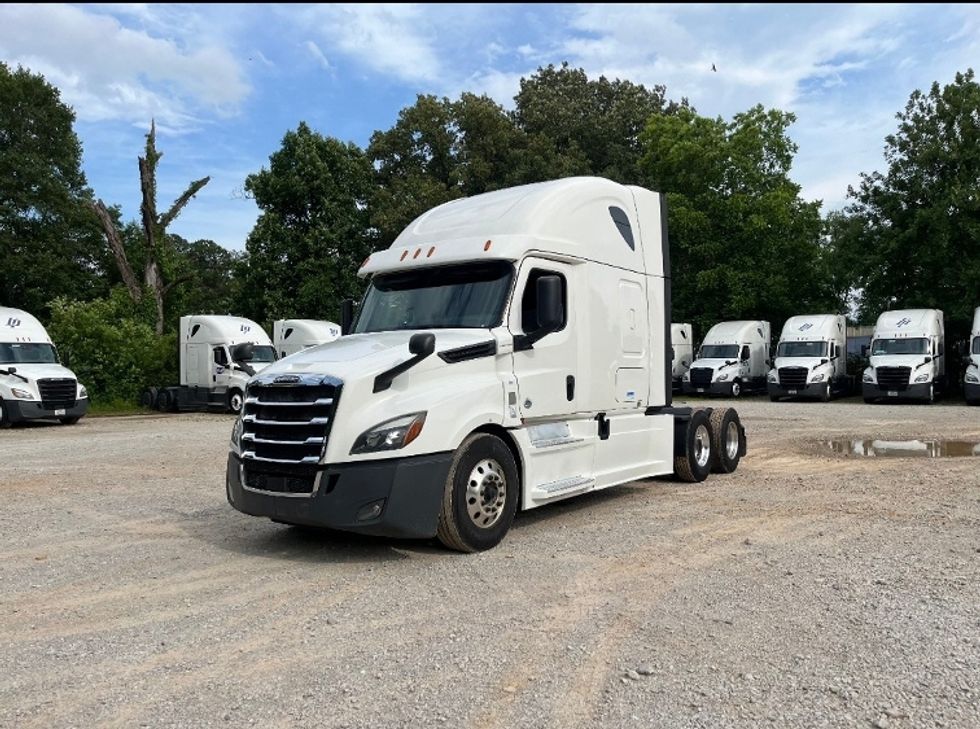 Sleeper Tractor-Heavy Duty Tractors-Freightliner-2020-T12664ST-Houston-MS-434,896\n\t\tmiles-$ 69,750 - Image 3