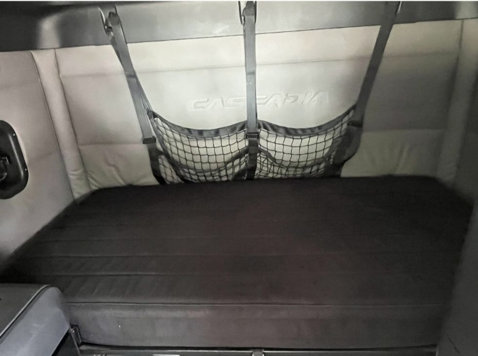 2020 Freightliner Cascadia 126" Sleeper Cab photo 14