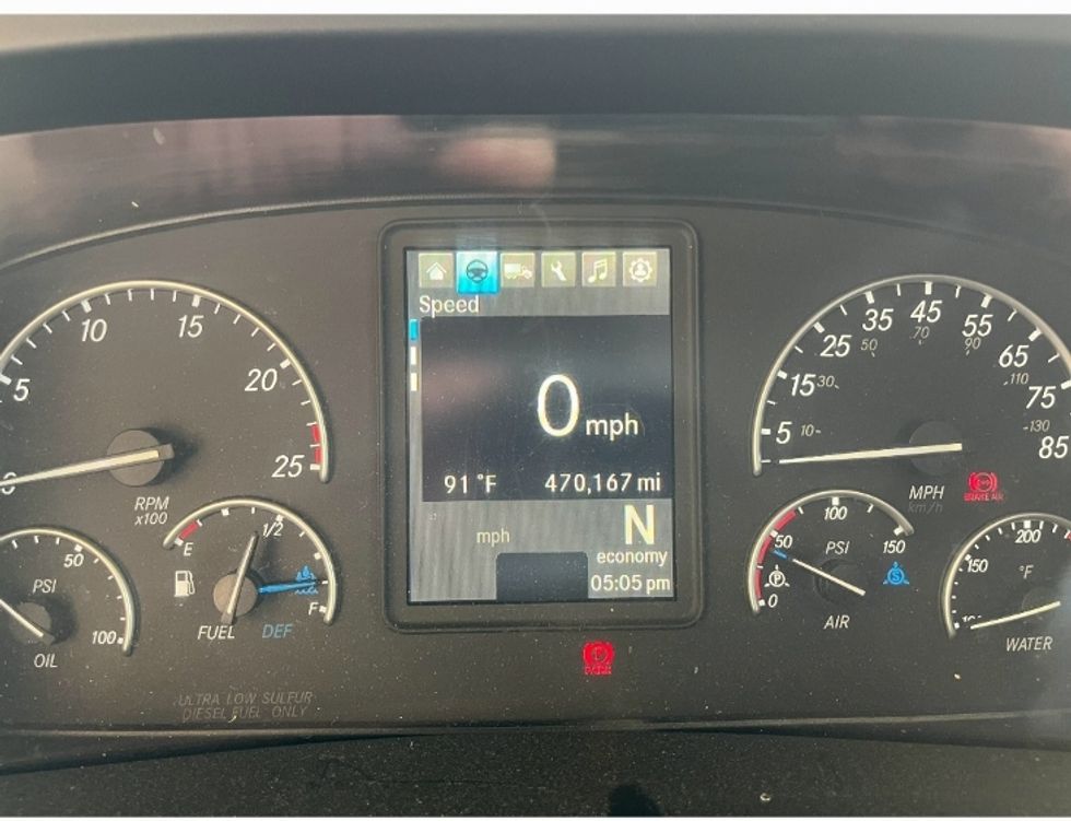 2020 Freightliner Cascadia 126" Sleeper Cab photo 18