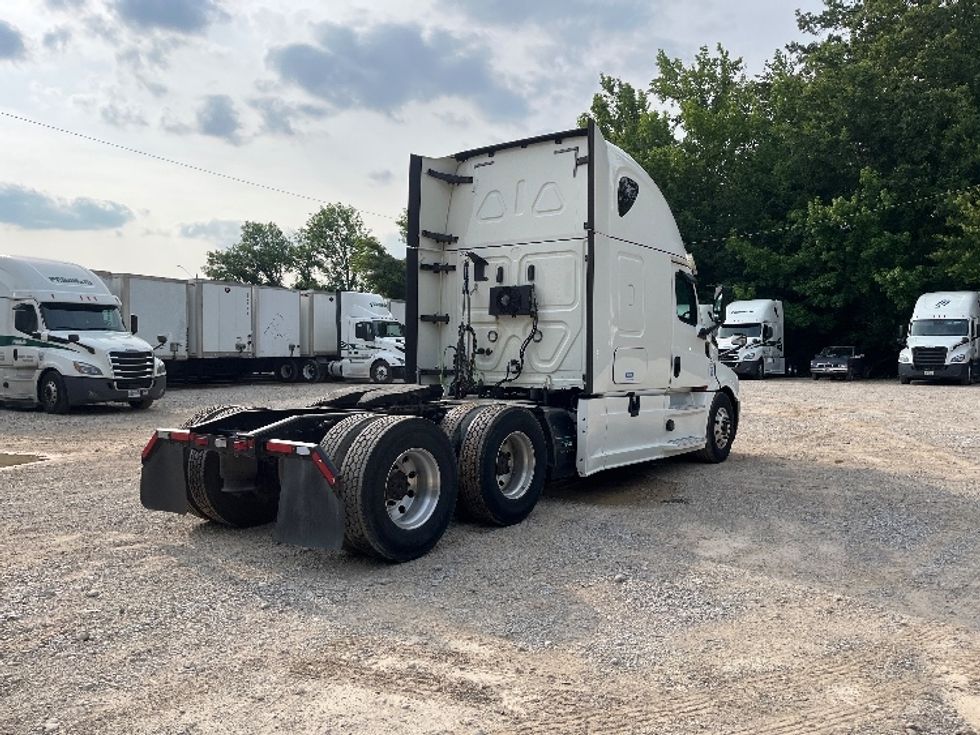 Sleeper Tractor-Heavy Duty Tractors-Freightliner-2020-T12664ST-Houston-MS-494,622\n\t\tmiles-$ 65,750 - Image 7