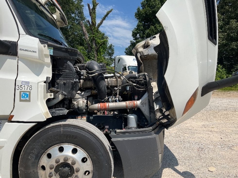 Sleeper Tractor-Heavy Duty Tractors-Freightliner-2020-T12664ST-Houston-MS-518,822\n\t\tmiles-$ 64,250 - Image 20