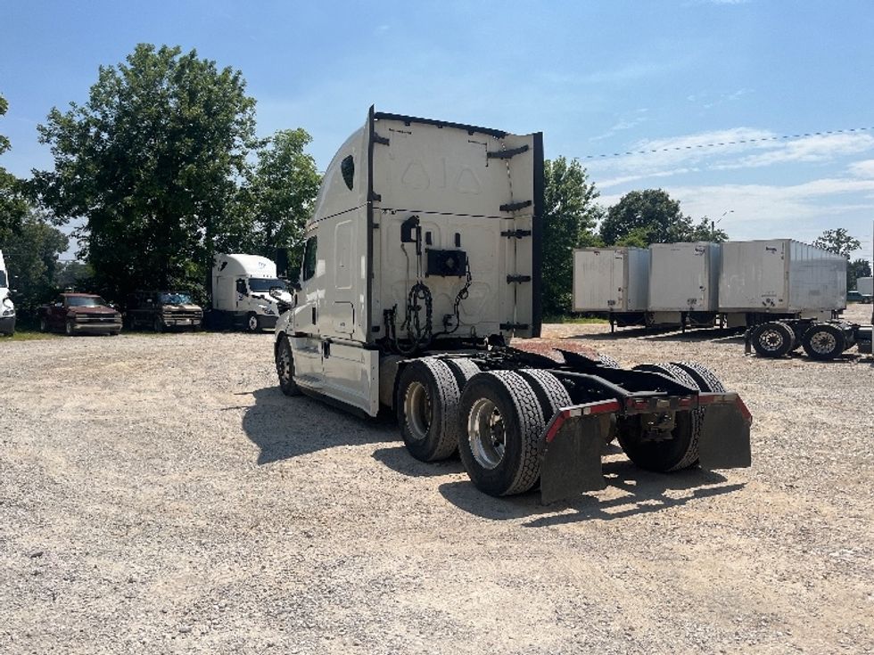 Sleeper Tractor-Heavy Duty Tractors-Freightliner-2020-T12664ST-Houston-MS-518,822\n\t\tmiles-$ 64,250 - Image 5