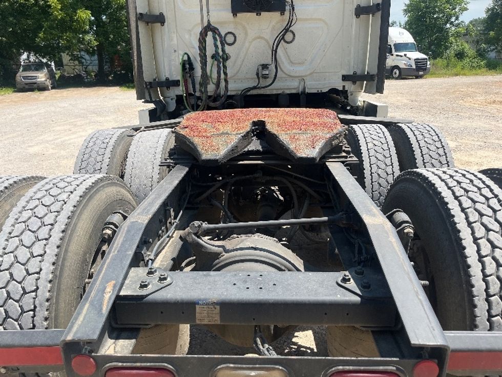 Sleeper Tractor-Heavy Duty Tractors-Freightliner-2020-T12664ST-Houston-MS-518,822\n\t\tmiles-$ 64,250 - Image 6