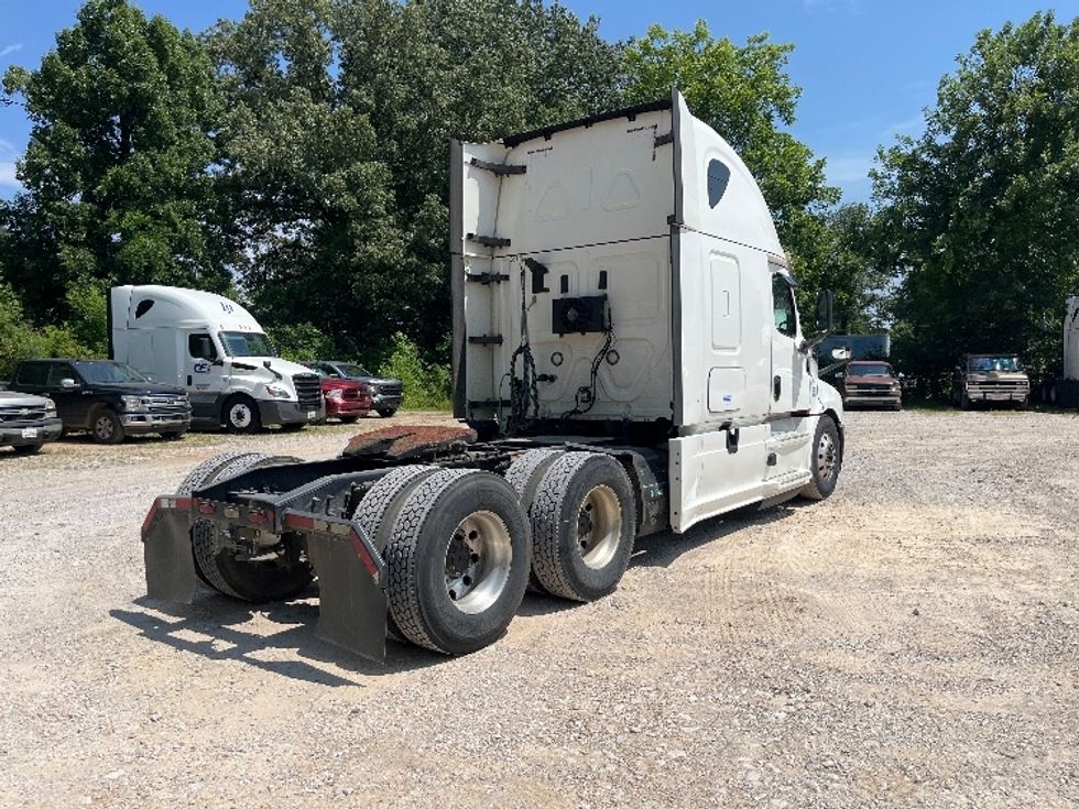 Sleeper Tractor-Heavy Duty Tractors-Freightliner-2020-T12664ST-Houston-MS-518,822\n\t\tmiles-$ 64,250 - Image 7