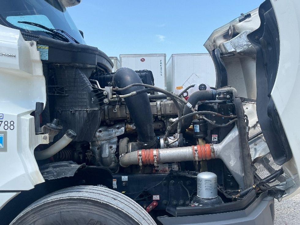 Sleeper Tractor-Heavy Duty Tractors-Freightliner-2020-T12664ST-Houston-MS-524,147\n\t\tmiles-$ 64,000 - Image 19