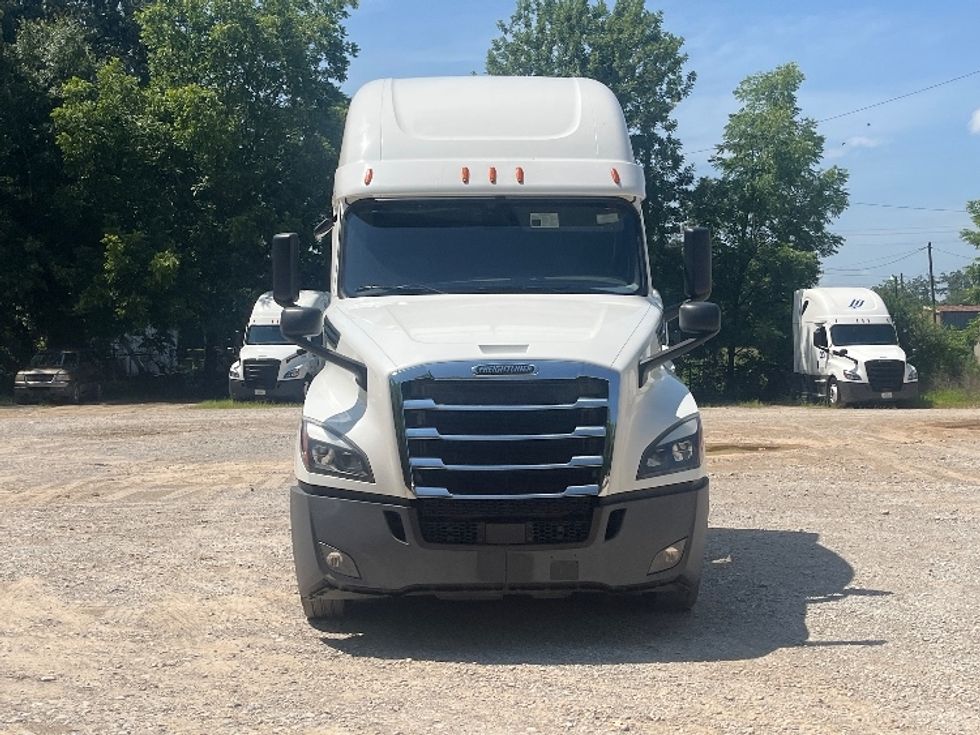 Sleeper Tractor-Heavy Duty Tractors-Freightliner-2020-T12664ST-Houston-MS-524,147\n\t\tmiles-$ 64,000 - Image 2