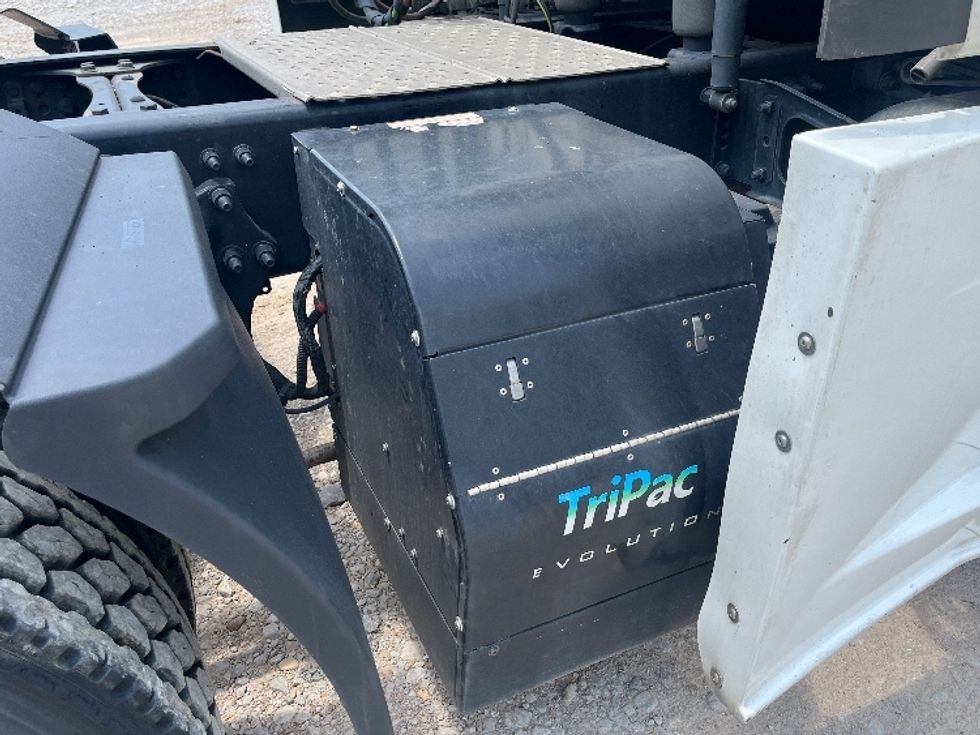 Sleeper Tractor-Heavy Duty Tractors-Freightliner-2020-T12664ST-Houston-MS-560,774\n\t\tmiles-$ 60,500 - Image 22