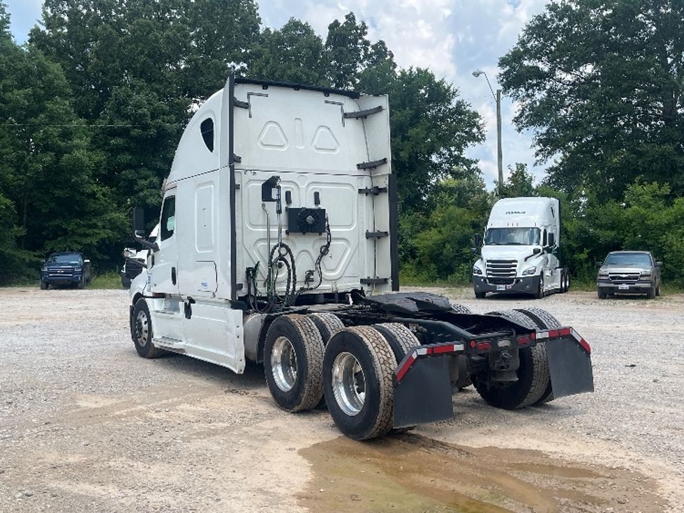 Sleeper Tractor-Heavy Duty Tractors-Freightliner-2020-T12664ST-Houston-MS-560,774\n\t\tmiles-$ 60,500 - Image 5