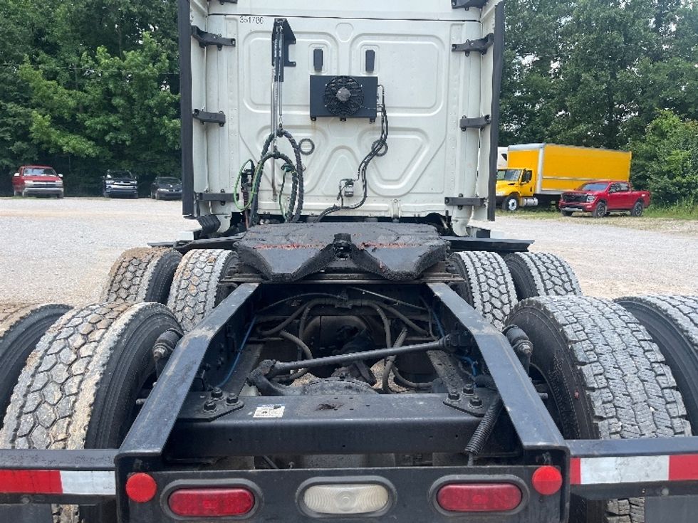 Sleeper Tractor-Heavy Duty Tractors-Freightliner-2020-T12664ST-Houston-MS-560,774\n\t\tmiles-$ 60,500 - Image 6