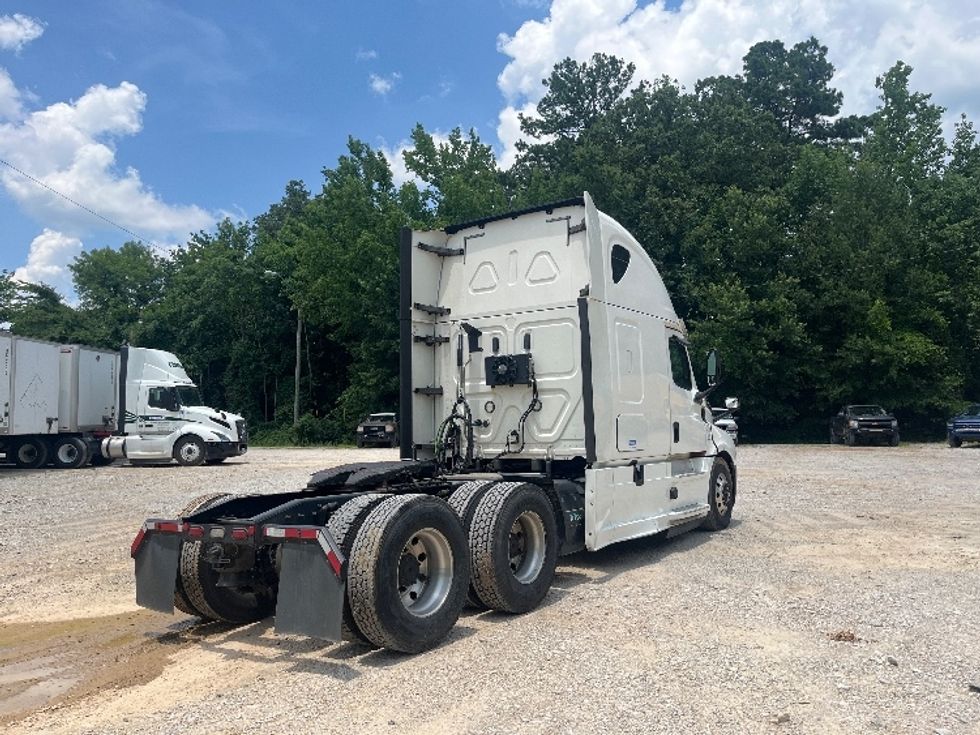 Sleeper Tractor-Heavy Duty Tractors-Freightliner-2020-T12664ST-Houston-MS-560,774\n\t\tmiles-$ 60,500 - Image 7