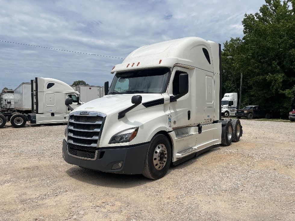 Sleeper Tractor-Heavy Duty Tractors-Freightliner-2020-T12664ST-Houston-MS-572,429\n\t\tmiles-$ 59,750 - Image 3