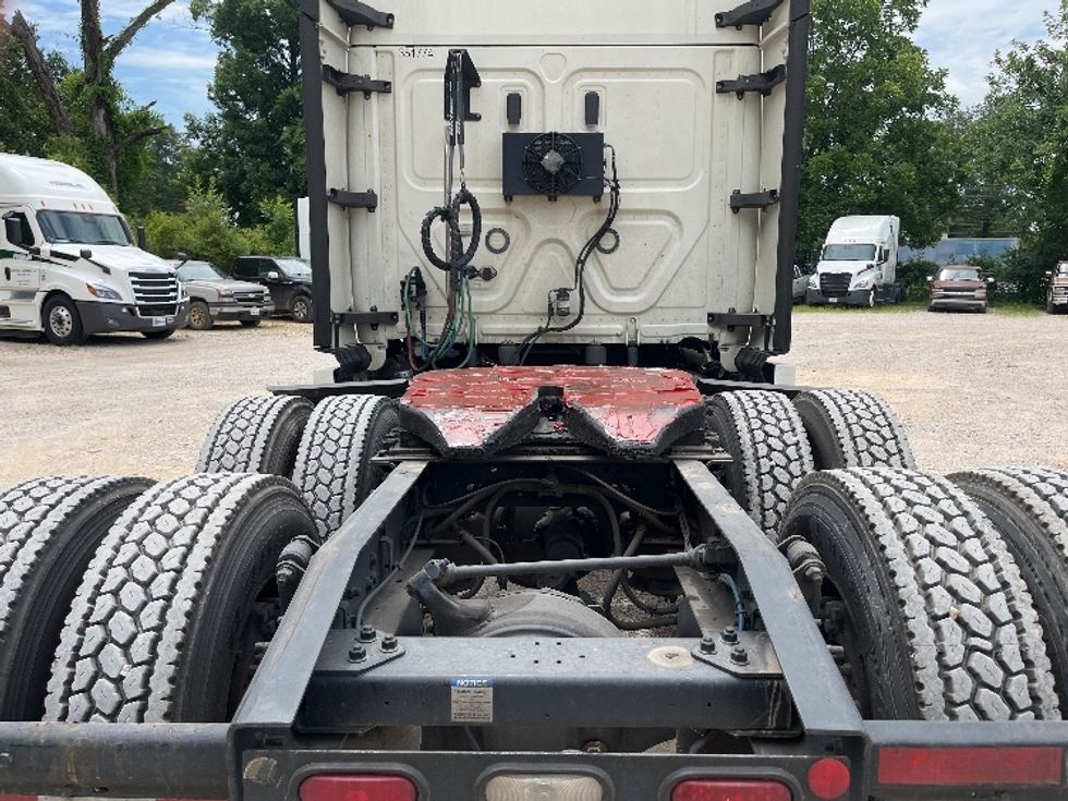 Sleeper Tractor-Heavy Duty Tractors-Freightliner-2020-T12664ST-Houston-MS-572,429\n\t\tmiles-$ 59,750 - Image 6