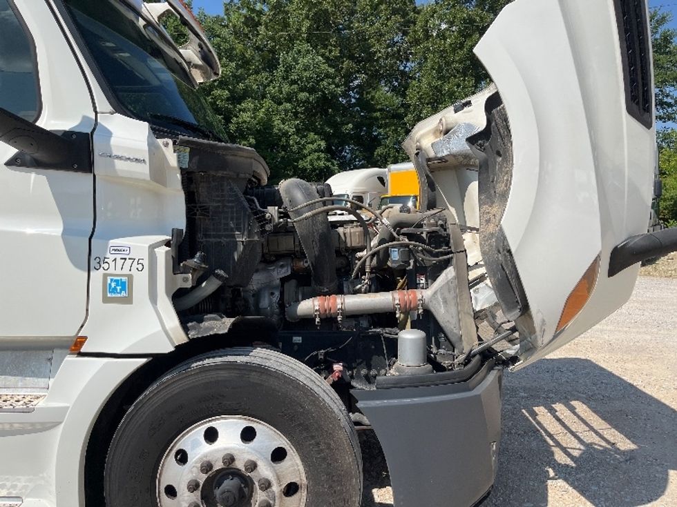 Sleeper Tractor-Heavy Duty Tractors-Freightliner-2020-T12664ST-Houston-MS-572,720\n\t\tmiles-$ 59,750 - Image 20