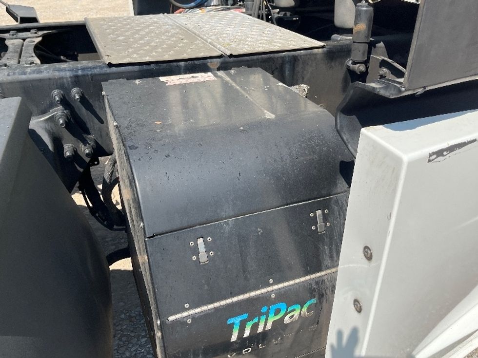 Sleeper Tractor-Heavy Duty Tractors-Freightliner-2020-T12664ST-Houston-MS-572,720\n\t\tmiles-$ 59,750 - Image 22