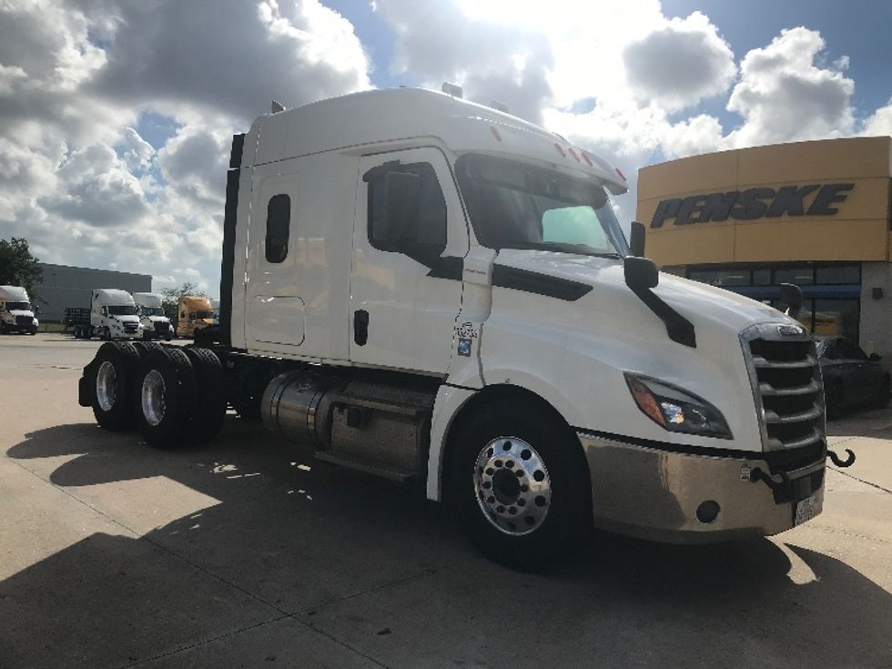 Sleeper Tractor-Heavy Duty Tractors-Freightliner-2020-T12664ST-Houston-TX-225,133\n\t\tmiles-$ 83,250 - Image 1