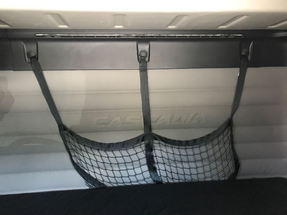 Sleeper Tractor-Heavy Duty Tractors-Freightliner-2020-T12664ST-Houston-TX-225,133\n\t\tmiles-$ 83,250 - Image 16