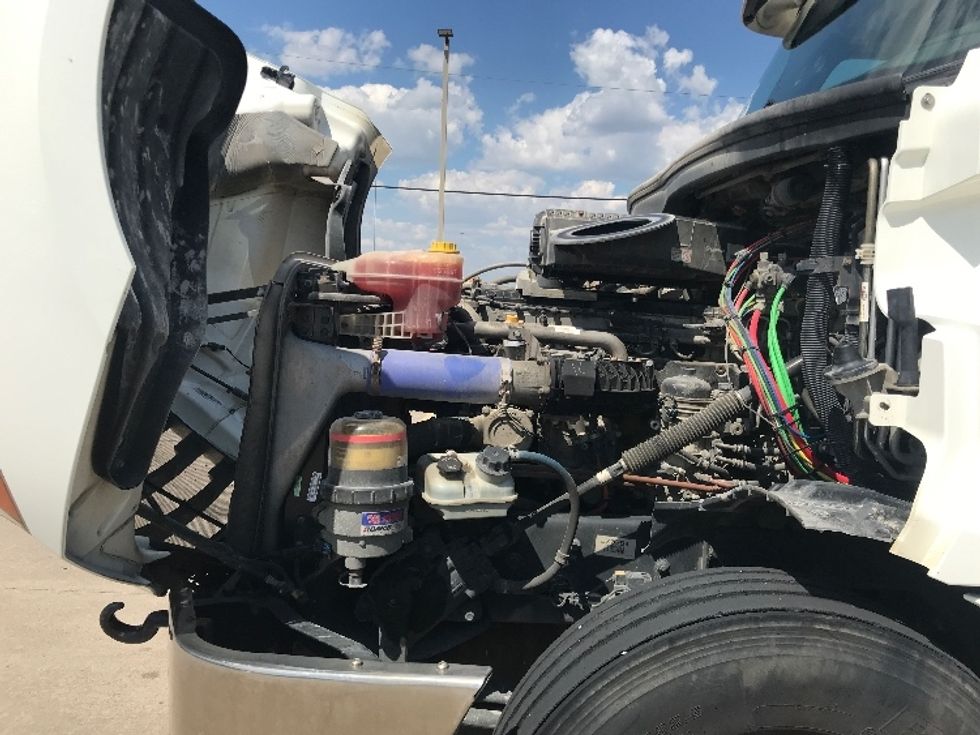 Sleeper Tractor-Heavy Duty Tractors-Freightliner-2020-T12664ST-Houston-TX-225,133\n\t\tmiles-$ 83,250 - Image 21